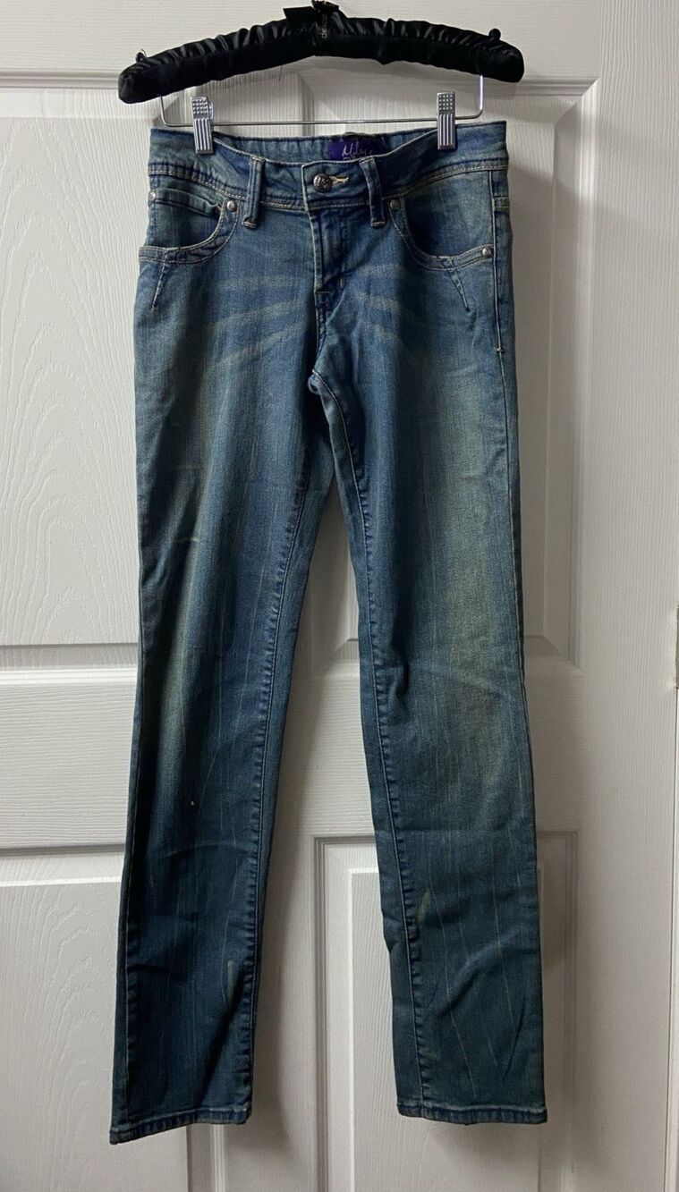 Miley Cyrus Max Azria Jeans Juniors Size 9 Straight Leg Low Rise Distressed